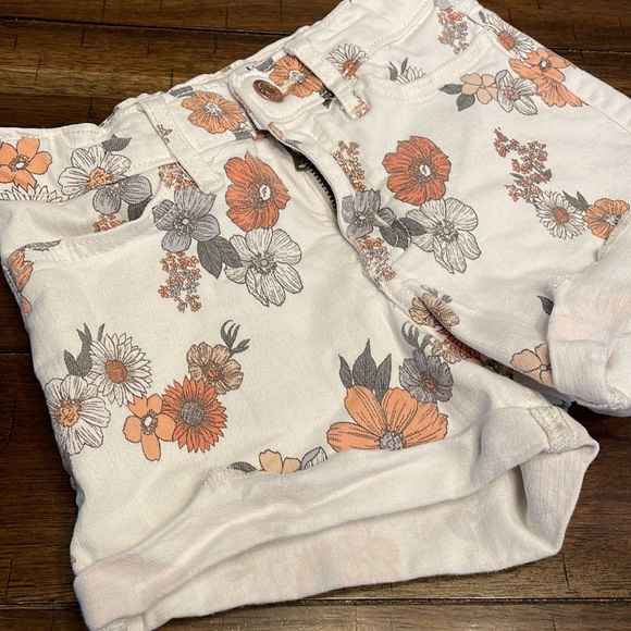 🍁🌼Abercrombie Kids floral shorts 7/8🍂 - Picture 10 of 11